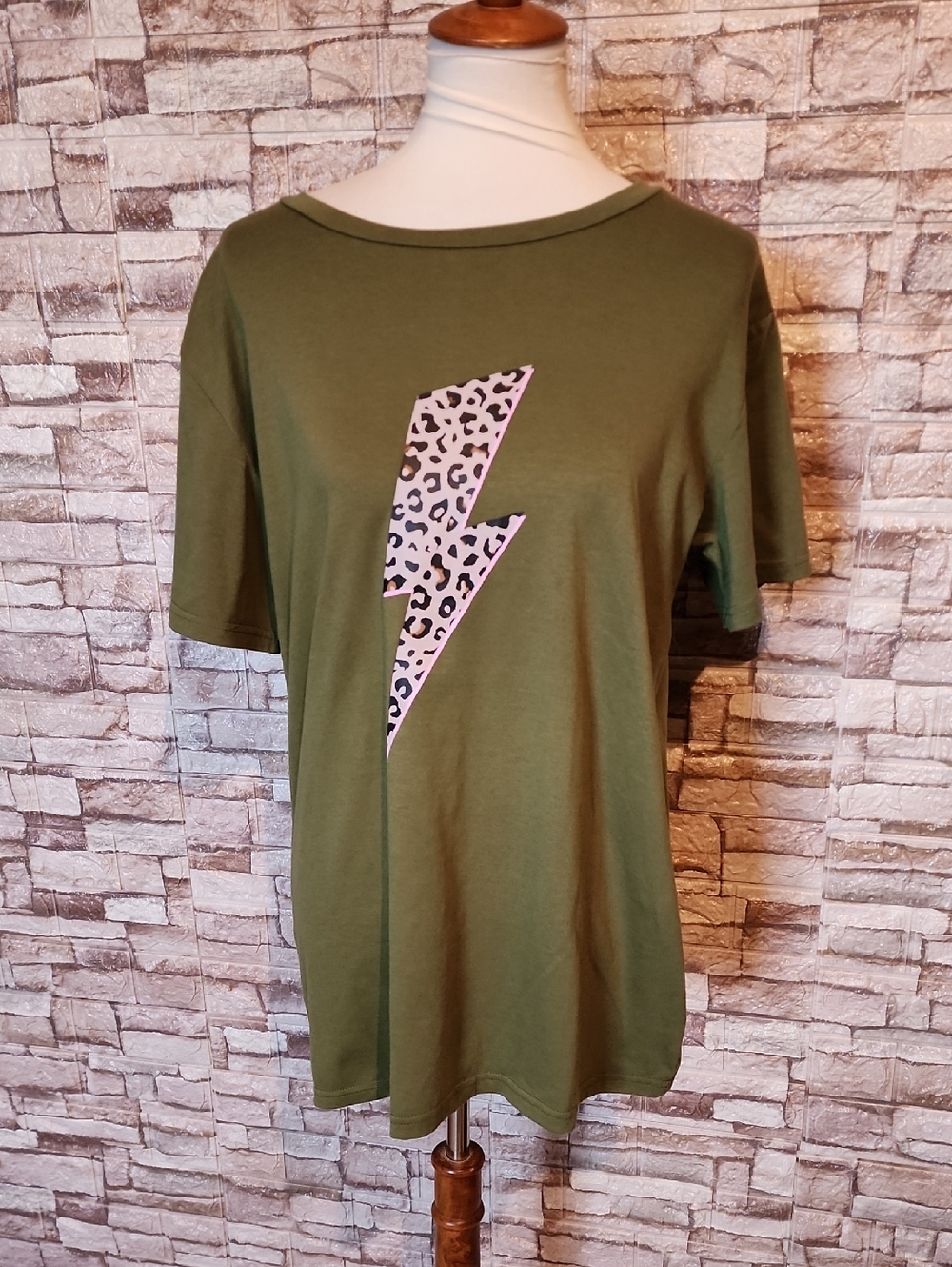 Amazon Green Leopard Lightening Tee